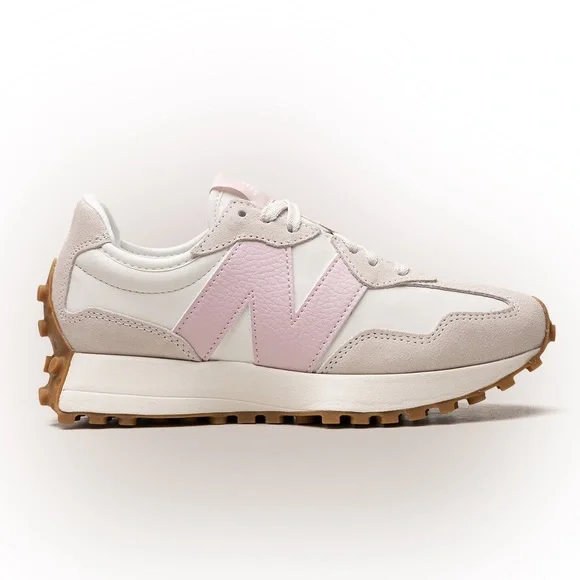 New Balance Women's Sneakers in Pink and Cream Worn maybe 3 times. Like New! - Picture 1 of 8